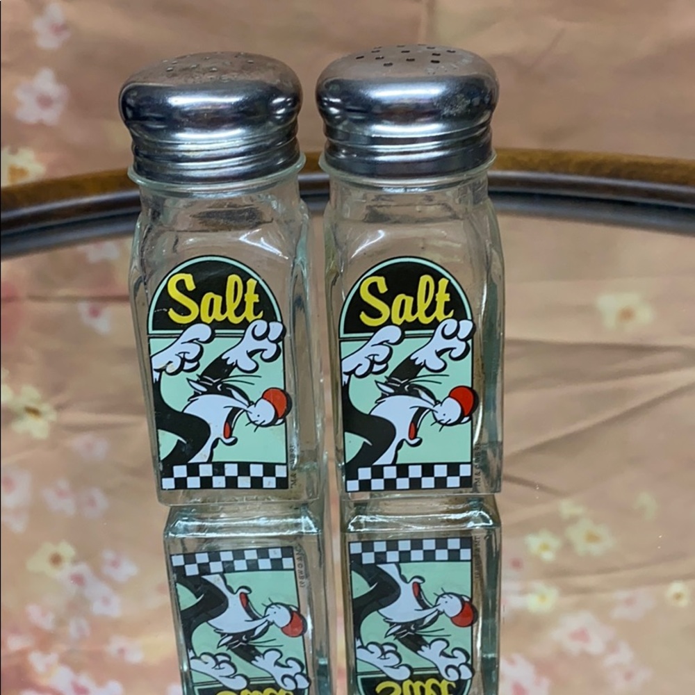 Novelty Sylvester Salt Shakers (2) ONE LEFT!!